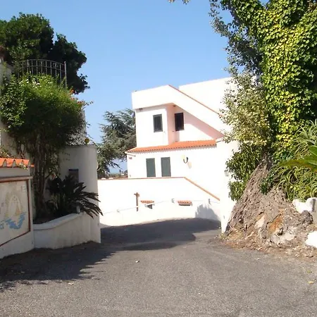 Lägenhetshotell Ischia Uno 3*